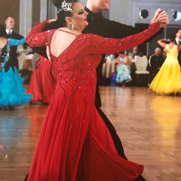 Smooth ballroom gown